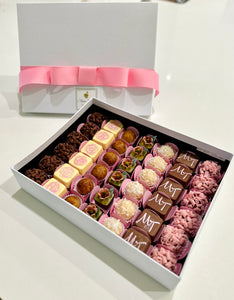 42 Assorted Sweets Gift Box Valentines