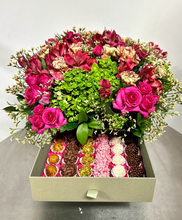 Load image into Gallery viewer, Sweets &amp; Flower Luxury Paper Gift Box Truffes