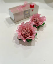 Load image into Gallery viewer, Valentines Gift Box 2 Sweets flower