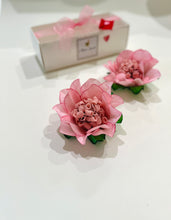 Load image into Gallery viewer, Valentines Gift Box 2 Sweets flower